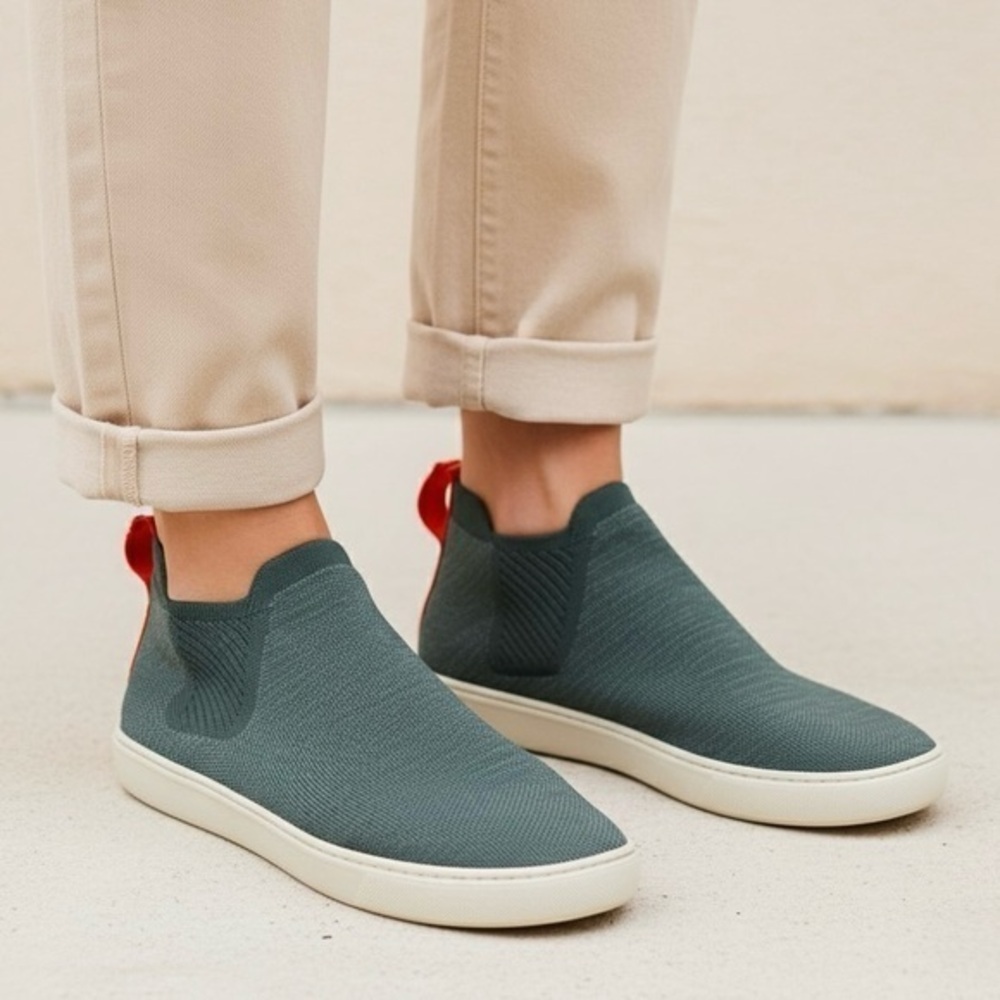 ROTHY'S The Chelsea Pull-On Knit Ankle Boot in Fog Melange